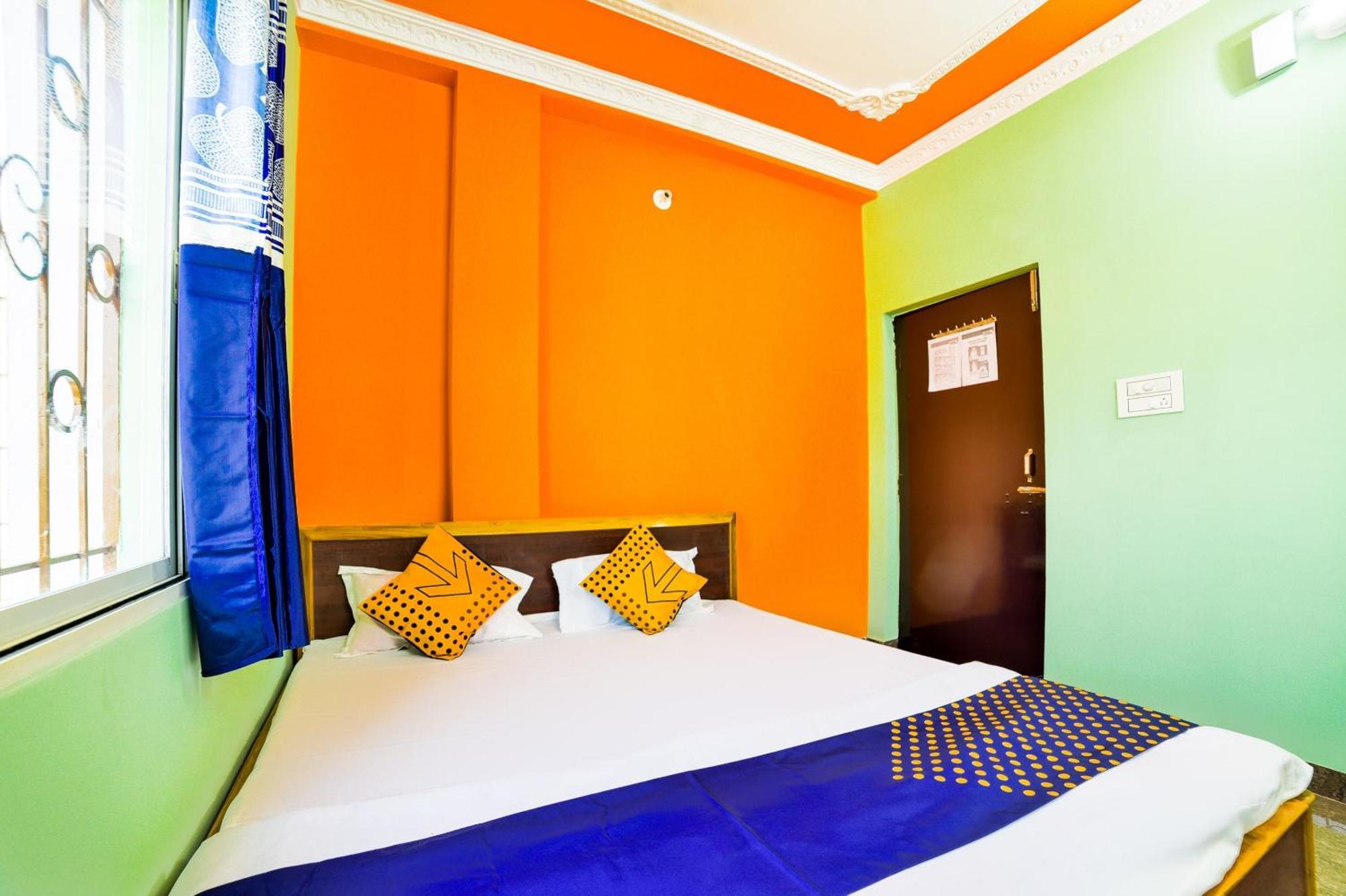 Spot On Devlok Guest House Patna  Exterior photo